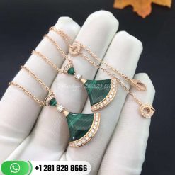 REF . 351143 DIVAS’ DREAM necklace in 18 kt rose gold with pendant set with a diamond, malachite elements and pavé diamonds.