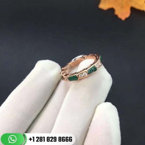 REF . 356764 Serpenti 18 kt rose gold ring with malachite inserts and pavé diamonds (0.31 ct). Width 4 mm.