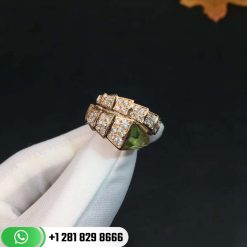 REF . AN856157 Serpenti ring in 18k gold with peridot head and full pavé diamonds.