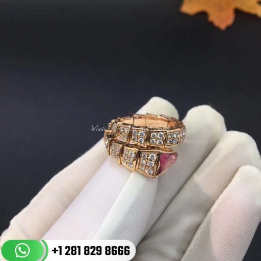 REF . 347593 Serpenti ring in 18 kt rose gold, set with full pavé diamonds and a rubellite on the head.