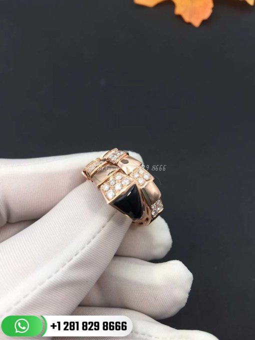REF . 345208 Serpenti one-coil ring in 18 kt rose gold, set with black onyx elements and demi pavé diamonds.