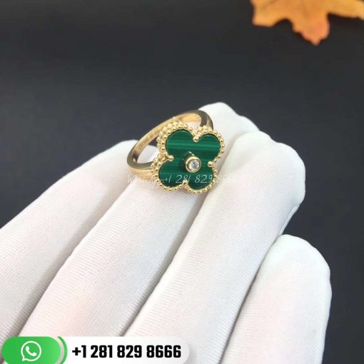 VCARO3QM00 Vintage Alhambra ring, yellow gold, malachite, round diamond; diamond quality DEF, IF to VVS.