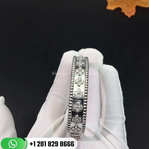 VCARN5B100 Perlée clovers bracelet, white gold, round diamonds, medium model; diamond quality DEF, IF to VVS.