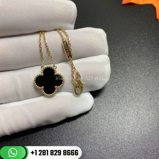 VCARA45800 Vintage Alhambra pendant, yellow gold, onyx.