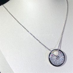 Collar Amulette De Cartier MM Oro Blanco, Diamantes, Rubí N3109600