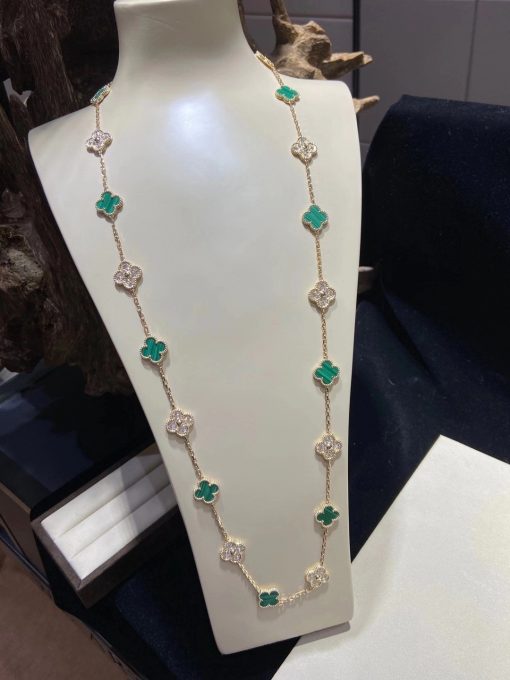 Van Cleef Arpels Vintage Alhambra Long Necklace, 20 Motifs Yellow gold, Diamond, Malachite VCARO7GP00