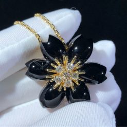 Van Cleef Arpels Rose De Noël Clip Pendant, Small Model Yellow Gold, Diamond, Onyx VCARO9B100