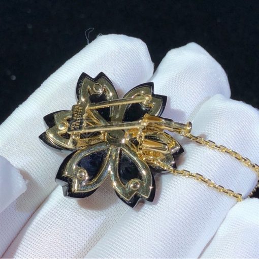 Van Cleef Arpels Rose De Noël Clip Pendant, Small Model Yellow Gold, Diamond, Onyx VCARO9B100