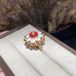 Van Cleef Arpels Bouton D'or Ring Rose Gold, Carnelian, Diamond, Mother-of-pearl VCARO9MV00